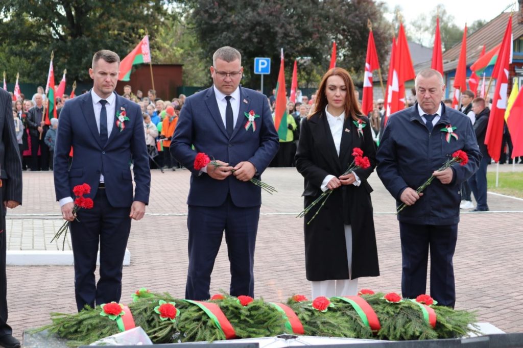 kkszecomxhatschqc3hdsvszqqpau1eodxqenoc3eq2y3u-dbyh6wkx5lkivegwq3jtlugphfkh2xqscxrafhawn-1024x682 Ветковчане отмечают День города