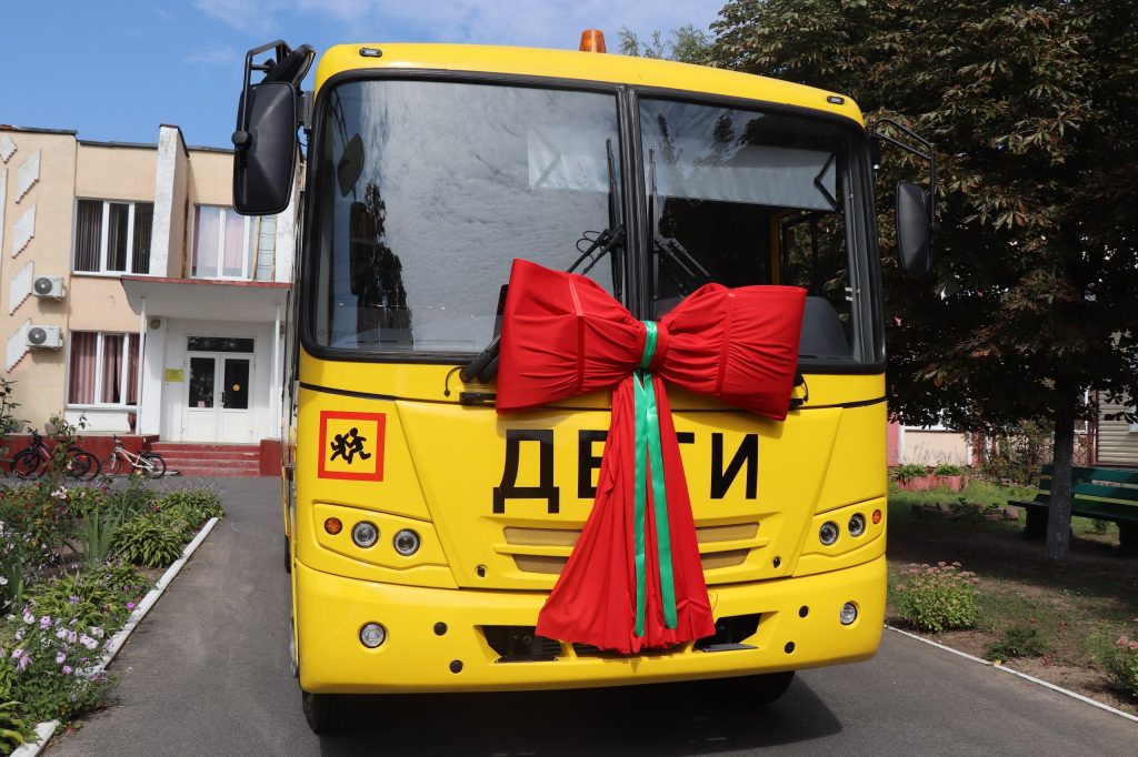 npM-je9-0NEVTLz0E80aooTF1CvnSTzDsXqGxNaXTrntde9TQVYxFhN76FgytgJRb6FW8rpB_NDpk7NHwUy-K3EJ-1024x682 В школу — безопасно и с комфортом: новый школьный автобус подарили Ветковскому району