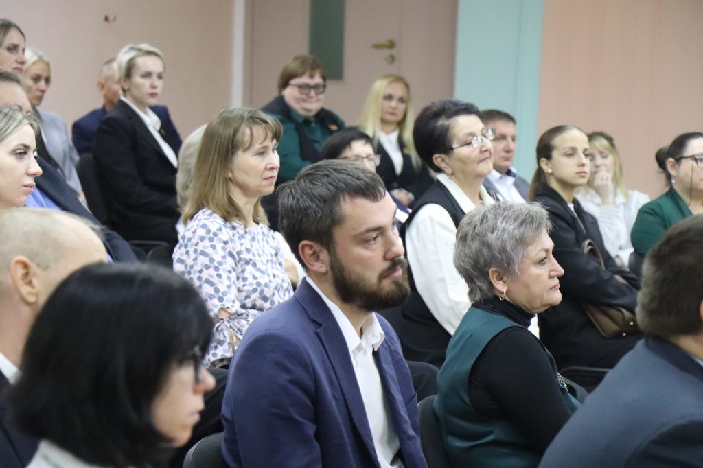 uul4azmqs3qnrr40o3gywdexiob3liosittphdl-gdsp6msp7ds83dddqacreemzs6nex5jtqyvyd0hxq5ayeqof-1024x682 Заместитель министра образования встретился с педагогической общественностью Ветковщины