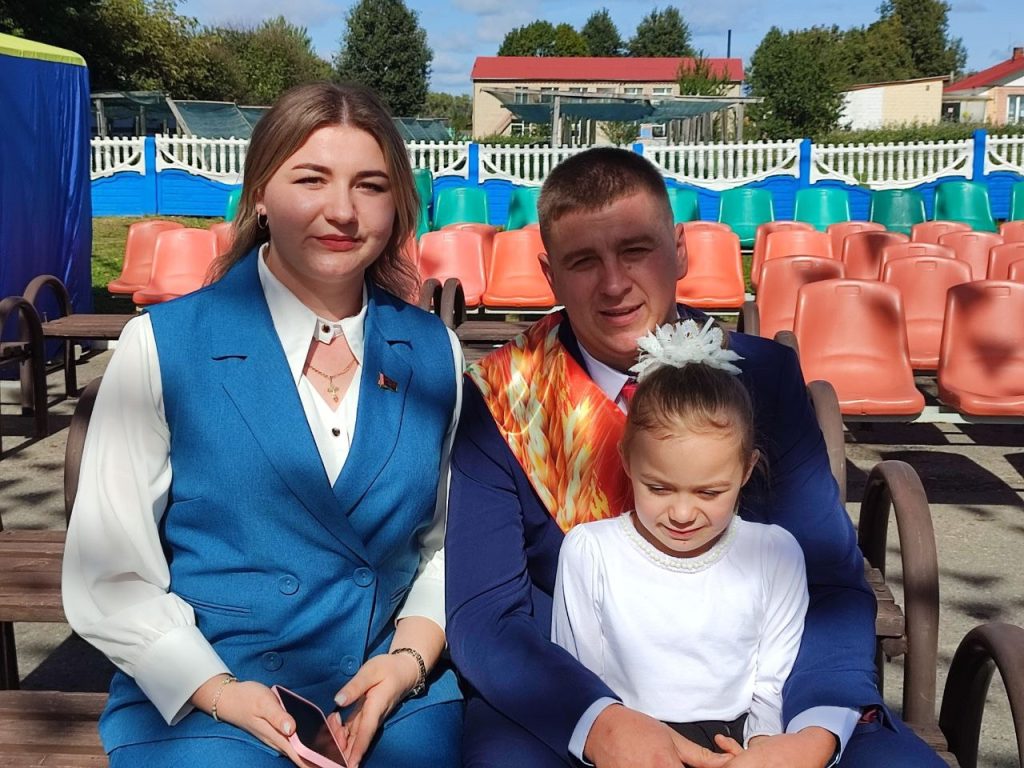 x8anij19l8o3d_skbcpzkiah0lax9i_td5rwihwv6g1ahsk_889nzegxpx-gntfnndoj5twfm9q7dkk5d7w11as--1024x768 В агрогородке Столбун проходит районный праздник тружеников села «Дажынкі-2025»