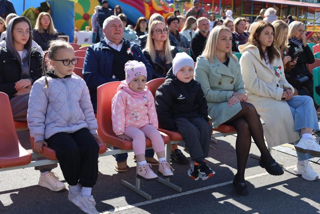 xxnpbduso74evs-jumfs1ysqyhmue82abpggpsqwrvmhdkh-o00le_vwquuuusniqlufuqt_n7bhwkqmcyznmv6g-1024x683 Ветковчане отмечают День города