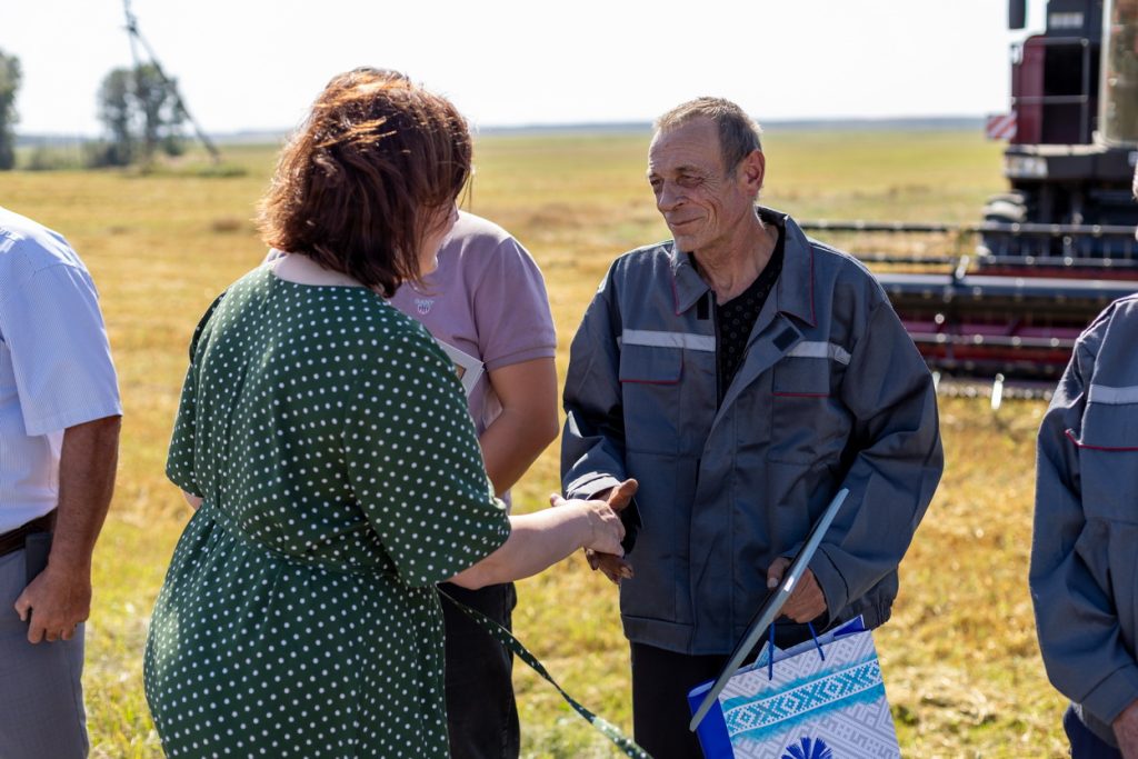 фото-7-1024x683 Передовиков уборочной кампании чествовали в ОАО "Столбунский"