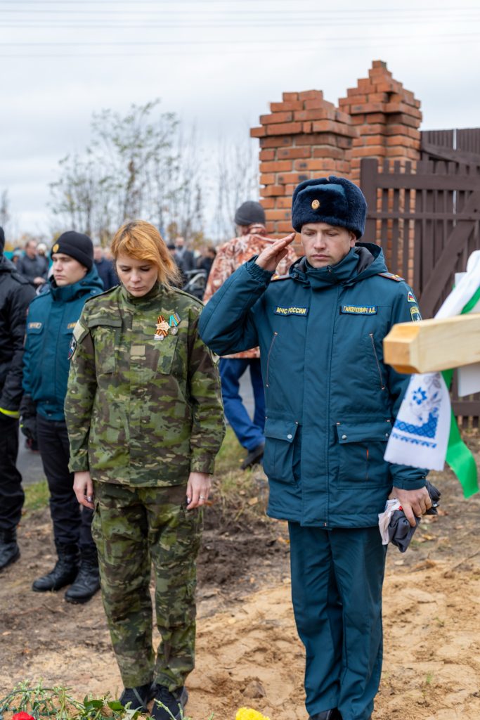 11-2-683x1024 В Ветке с почестями перезахоронили лётчика-истребителя времён Великой Отечественной войны - младшего лейтенанта Александра Брайкова