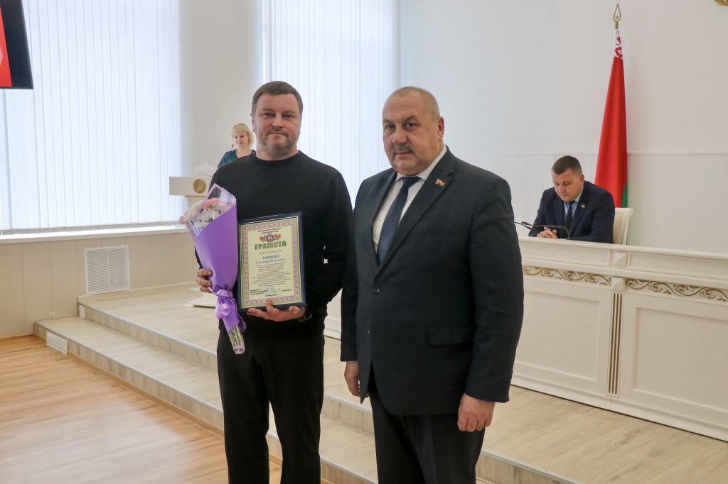 3-3-1024x682 Работники транспортной сферы Ветки отмечены наградами