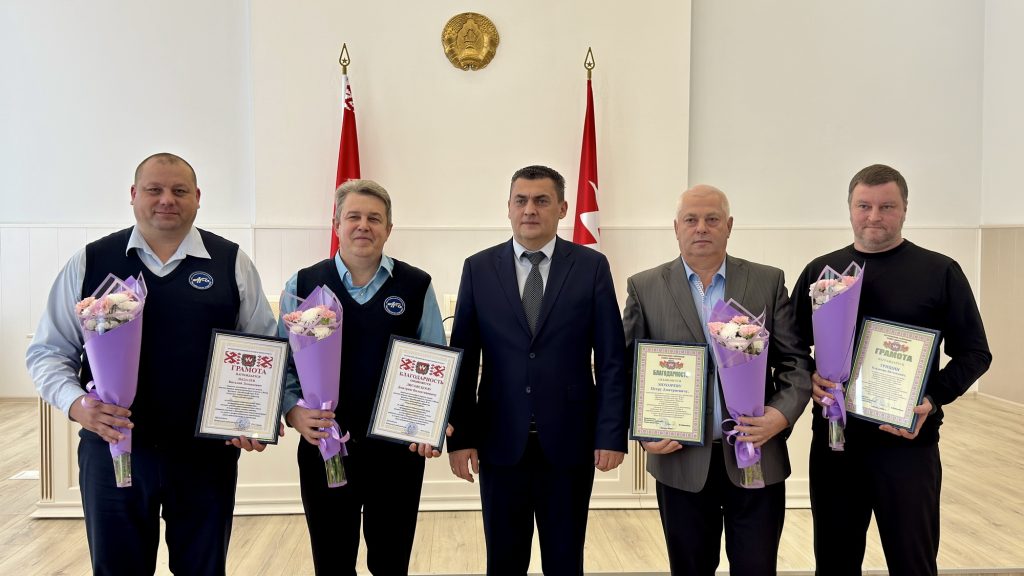 6-2-1024x576 Работники транспортной сферы Ветки отмечены наградами