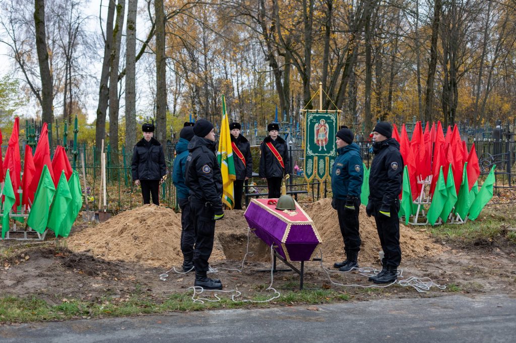 6-3-1024x682 В Ветке с почестями перезахоронили лётчика-истребителя времён Великой Отечественной войны - младшего лейтенанта Александра Брайкова