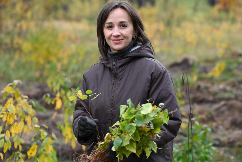 dsc_7503-1024x684 Чтобы дышала земля: сотрудники управления ГКСЭ по Гомельской области приняли участие в лесовосстановительной акции «Дай лесу новае жыццё»