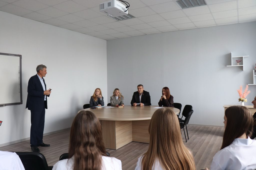 img_9289-1024x682 Папа и мама – мнения школьников и депутатов