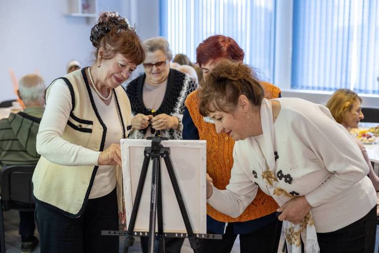 photo_2025-10-01_14-42-59-2 Людей «серебряного возраста» чествовали в Ветке