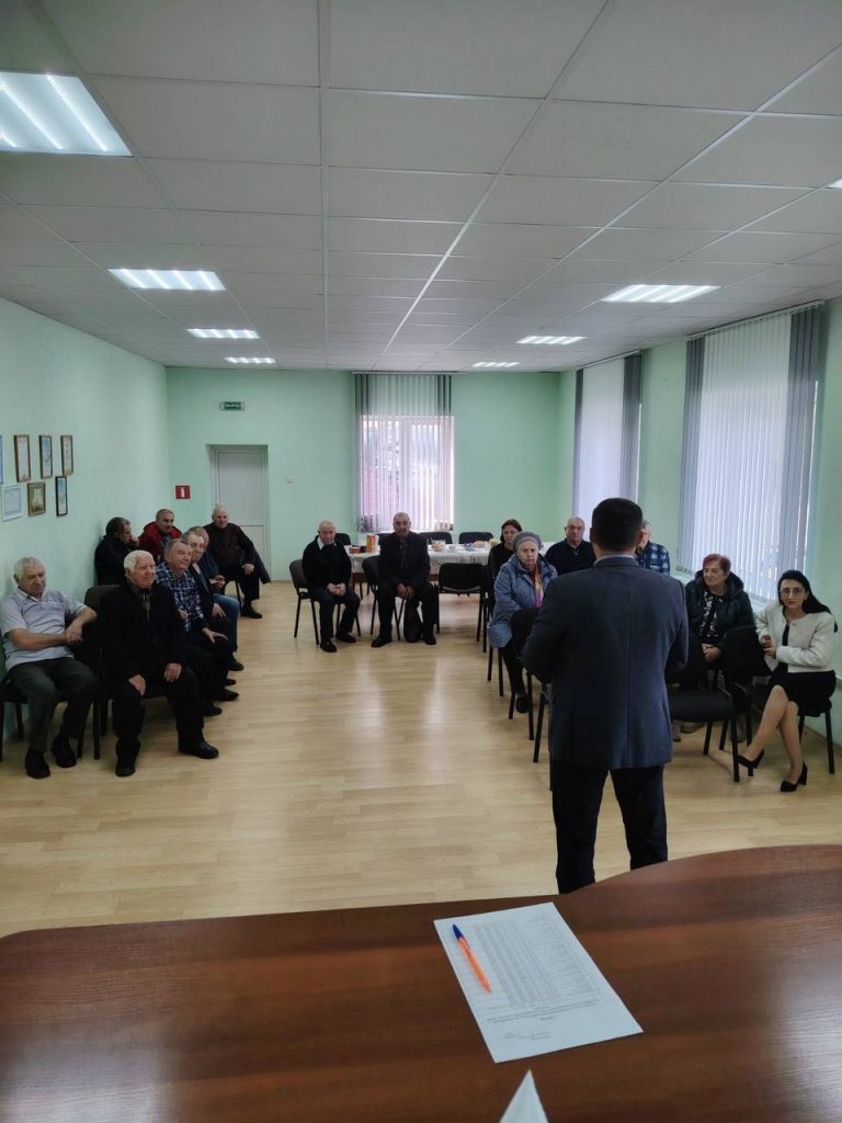 photo_2025-10-02_11-10-16-768x1024 В ДРСУ поздравили ветеранов отрасли