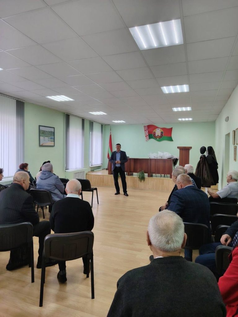 photo_2025-10-02_11-10-19-768x1024 В ДРСУ поздравили ветеранов отрасли