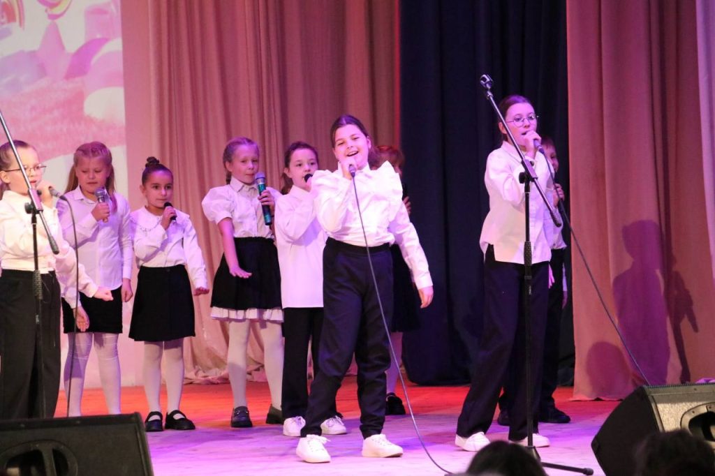 photo_2025-10-02_16-57-20-1024x682 Педагогов Ветковщины поздравили с профессиональным праздником