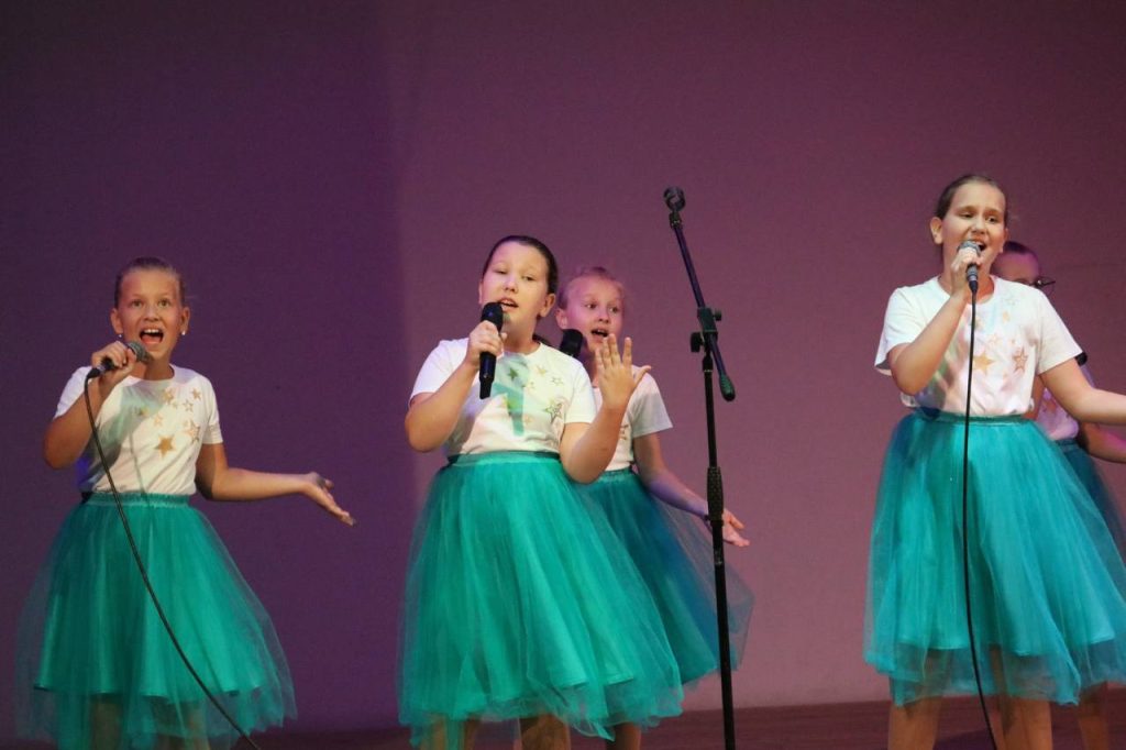 photo_2025-10-02_16-57-22-1024x682 Педагогов Ветковщины поздравили с профессиональным праздником