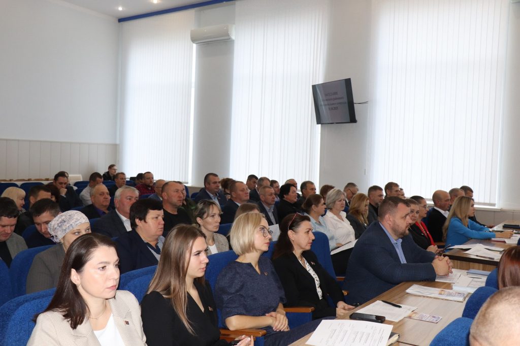 photo_2025-10-31_10-41-24-1024x682 В Ветковском райисполкоме подвели итоги социально-экономического развития района за январь-сентябрь 2025 года