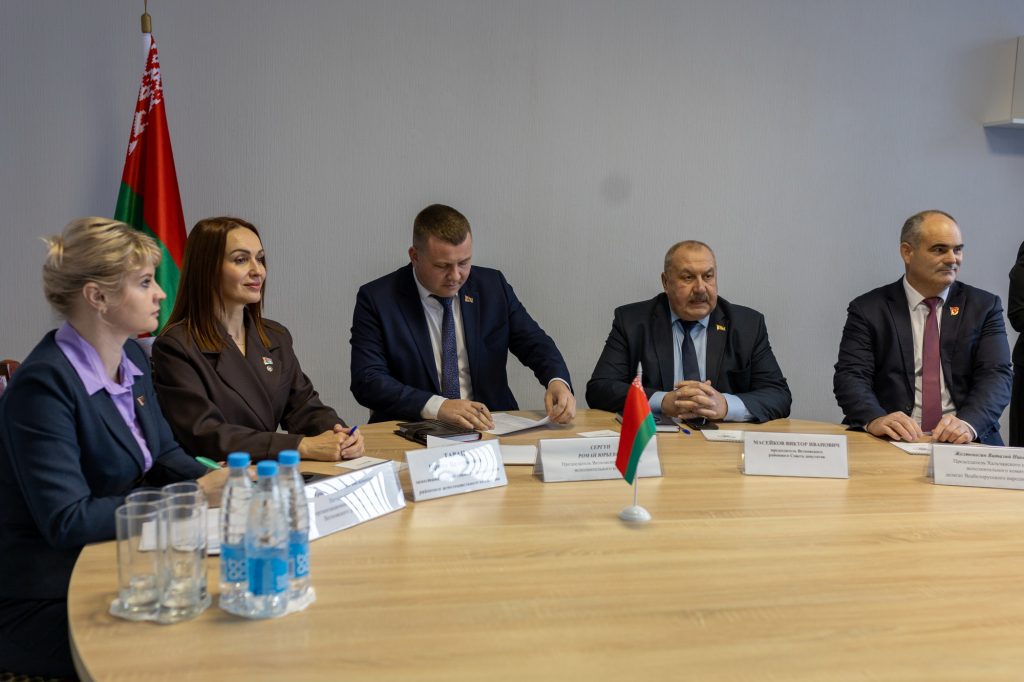 foto-4-1024x682 Слышать молодое поколение