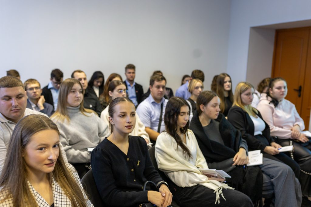 foto-7-1024x682 Слышать молодое поколение