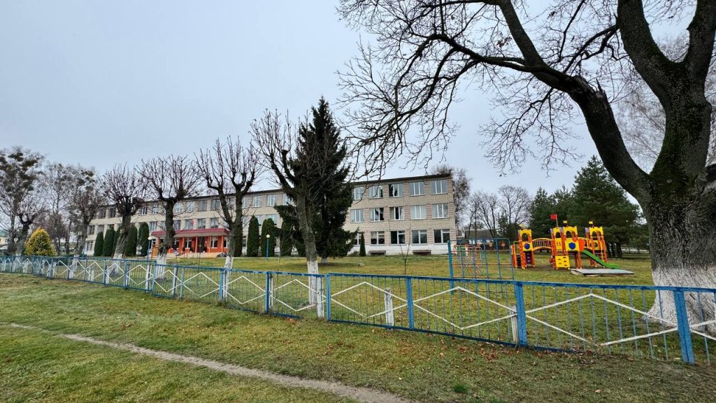 photo_2025-11-17_08-39-55-1024x576 В Присно и Шерстине появились современные детские площадки