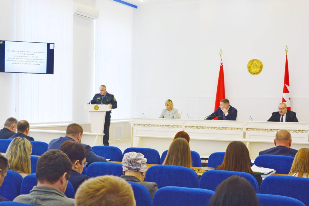 photo_2025-11-28_14-08-24-2-1024x682 Сегодня прошло заседание Ветковского райисполкома под председательством Романа Юрьевича Сергуна