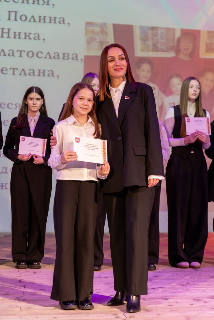 1-30-683x1024 Ежегодная церемония вручения премий Ветковского райисполкома учащимся, достигшим высоких результатов в интеллектуальной, спортивной и творческой деятельности