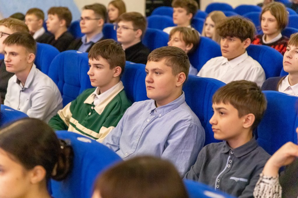 1-5-1-1024x682 Ежегодная церемония вручения премий Ветковского райисполкома учащимся, достигшим высоких результатов в интеллектуальной, спортивной и творческой деятельности