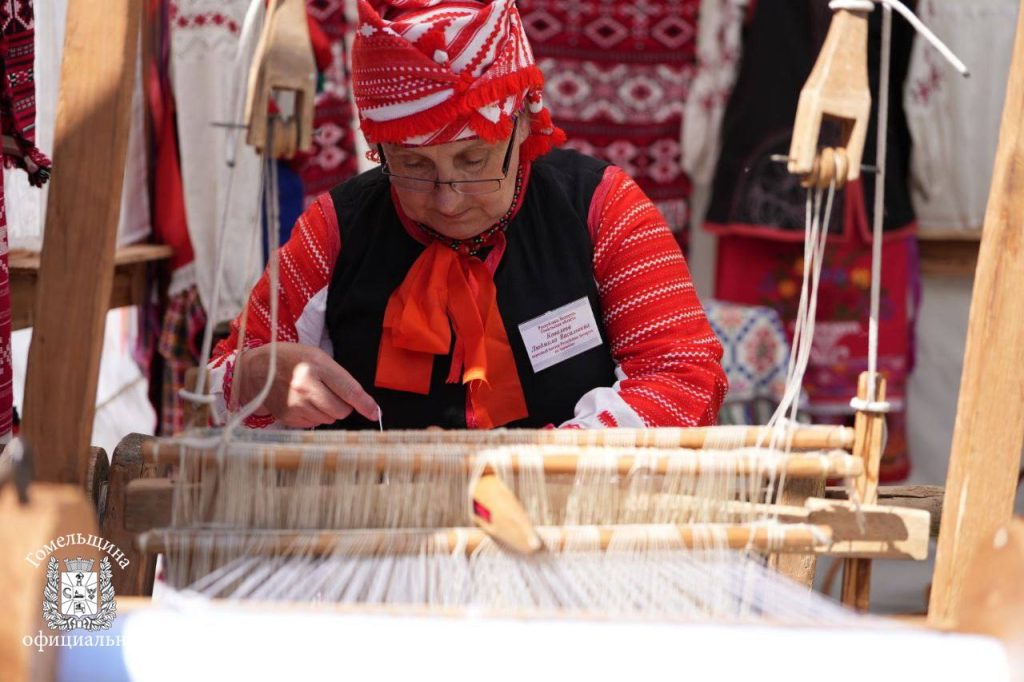 photo_2025-12-09_14-22-45-1024x682 Неглюбская текстильная традиция - в Списке ЮНЕСКО!