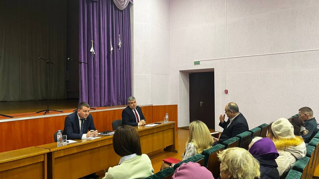 photo_2025-12-12_15-41-15-1024x576 В Хальче прошла встреча информационной группы Ветковского райисполкома с жителями сельского совета