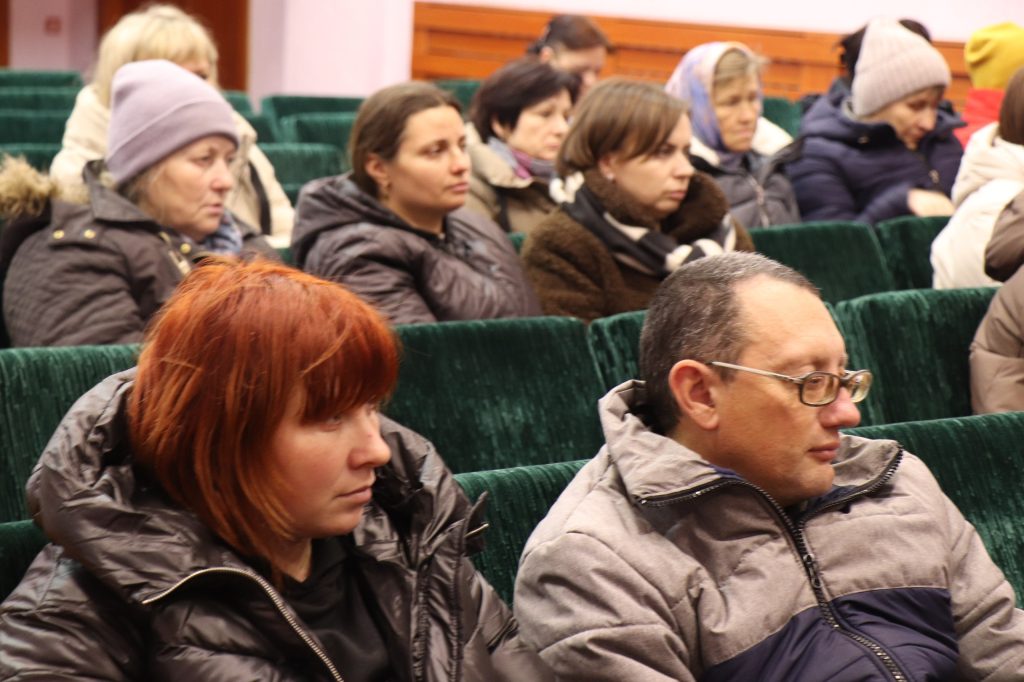 photo_2025-12-12_17-43-43-1024x682 В Хальче прошла встреча информационной группы Ветковского райисполкома с жителями сельского совета