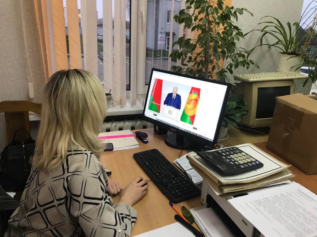 photo_2025-12-18_16-31-46-1024x768 Члены трудовых коллективов учреждений и организаций Ветковщины в режиме реального времени следят за прямым эфиром Всебелорусского народного собрания.