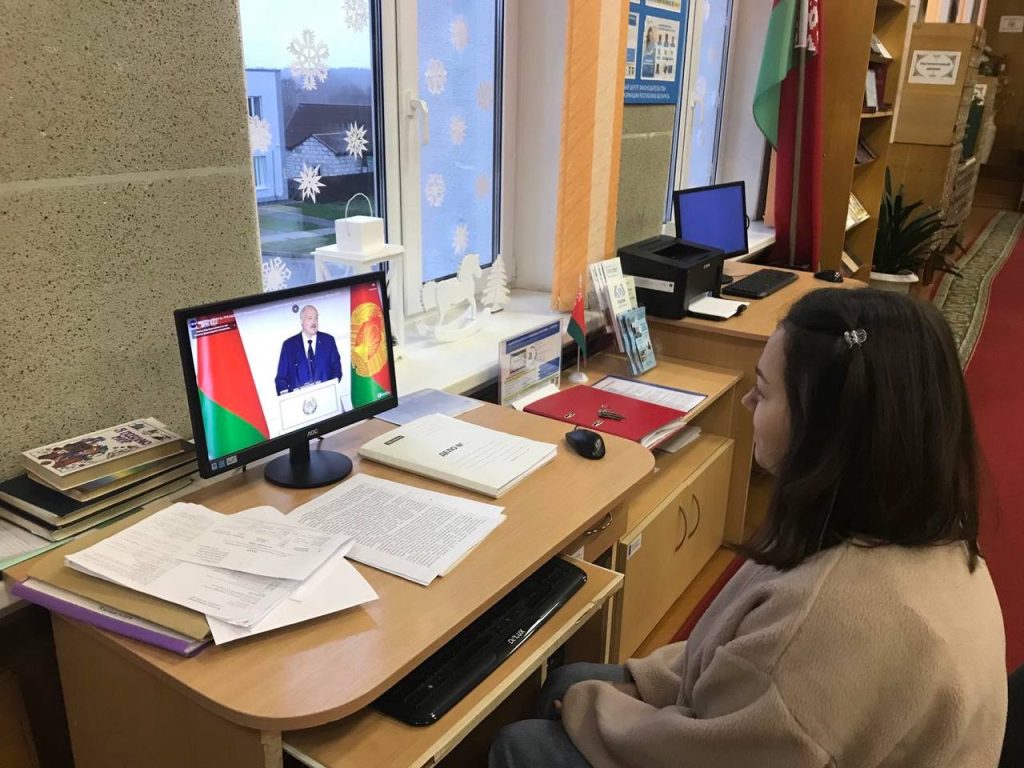 photo_2025-12-18_16-31-48-1024x768 Члены трудовых коллективов учреждений и организаций Ветковщины в режиме реального времени следят за прямым эфиром Всебелорусского народного собрания.