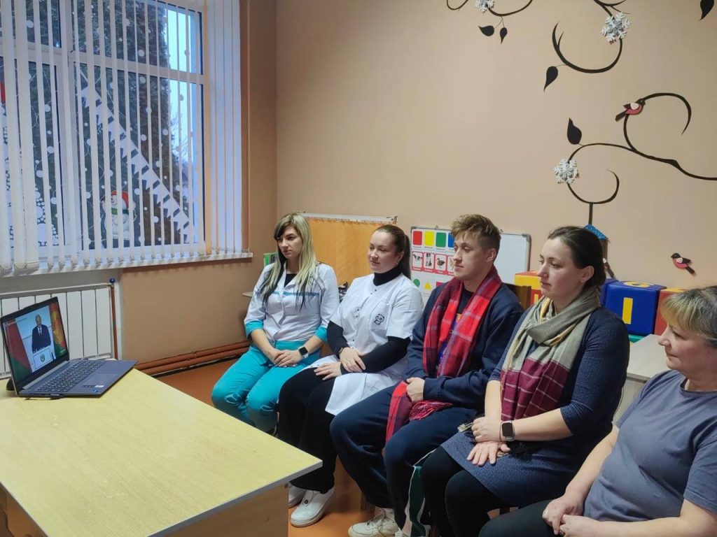 photo_2025-12-18_16-31-49-1024x768 Члены трудовых коллективов учреждений и организаций Ветковщины в режиме реального времени следят за прямым эфиром Всебелорусского народного собрания.