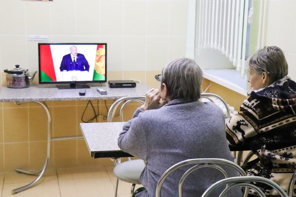 photo_2025-12-18_17-14-55-1024x682 В Ветковской ЦРБ также с большим вниманием слушают Послание Президента Республики Беларусь