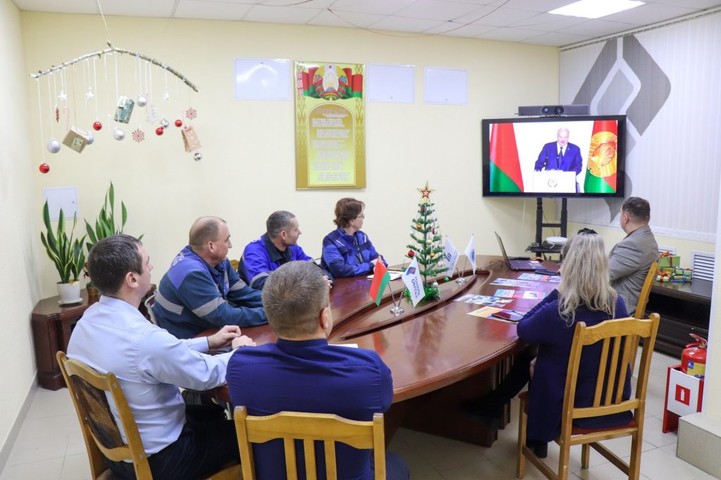 photo_2025-12-18_17-15-11-1024x682 Коллектив районной газовой службы организовал совместный просмотр прямой трансляции Всебелорусского народного собрания
