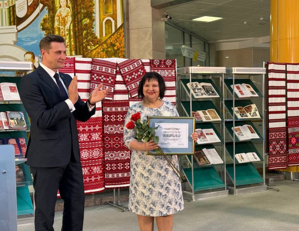 photo_2025-12-29_15-48-15-1024x793 Вручение сертификатов о включении «Неглюбской текстильной традиции Ветковского района Гомельской области» в список нематериального культурного наследия ЮНЕСКО