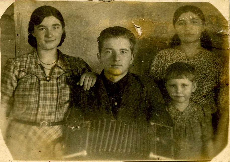 z-bratam-yagoram-syastoj-tamaraj-i-plyameniczaj «…мне добра, што я людзям як падарак падарыла…»