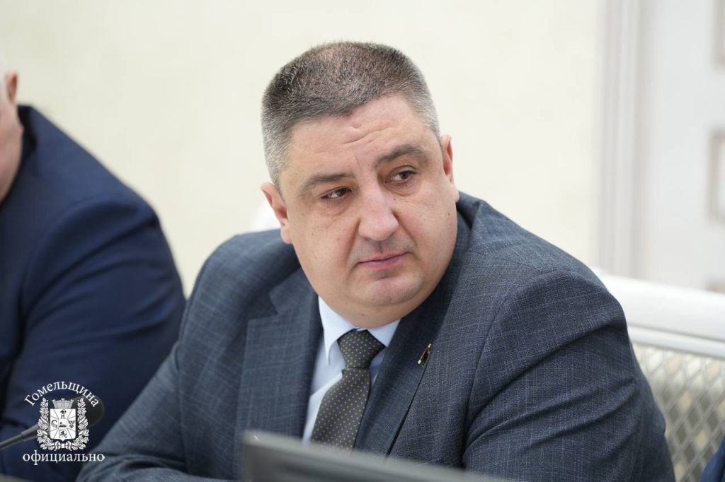 photo_2026-01-08_08-19-32-1024x682 На селекторном совещании под руководством председателя облисполкома Ивана Крупко обсуждена оперативная обстановка по расчистке региона от снега