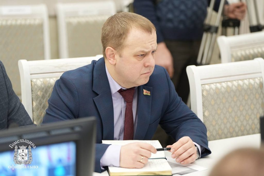 photo_2026-01-08_08-19-32-2-1024x682 На селекторном совещании под руководством председателя облисполкома Ивана Крупко обсуждена оперативная обстановка по расчистке региона от снега