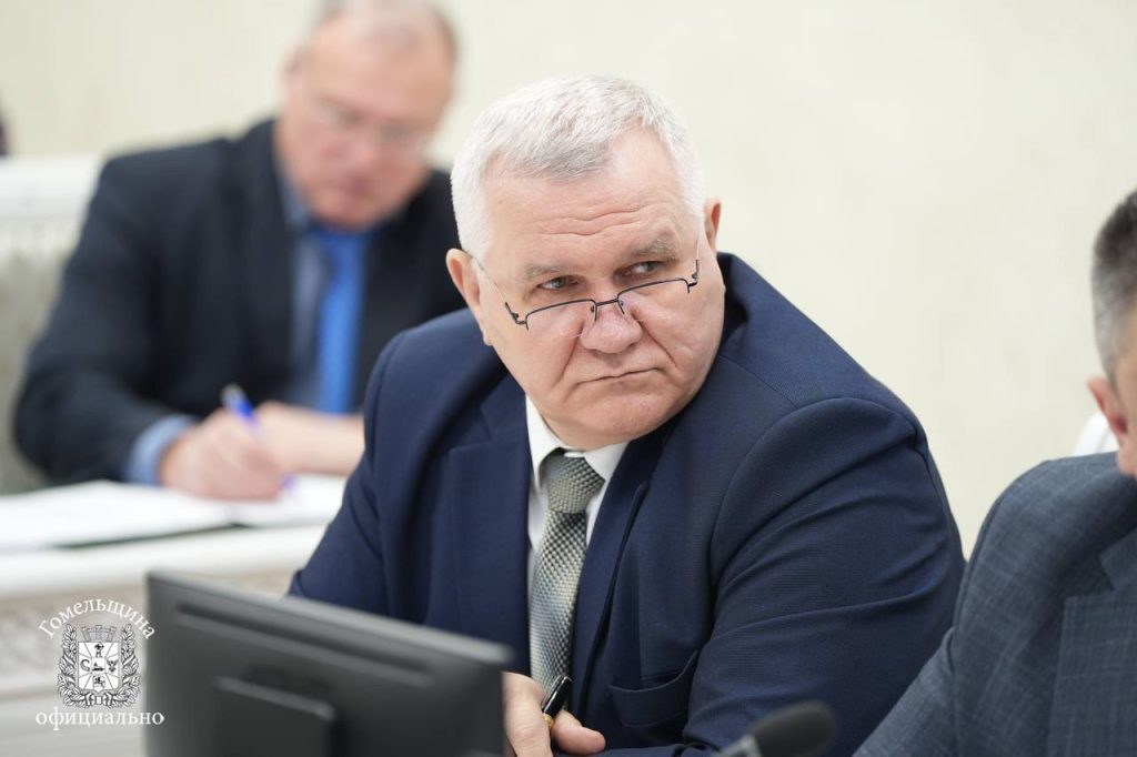 photo_2026-01-08_08-19-33-1024x682 На селекторном совещании под руководством председателя облисполкома Ивана Крупко обсуждена оперативная обстановка по расчистке региона от снега