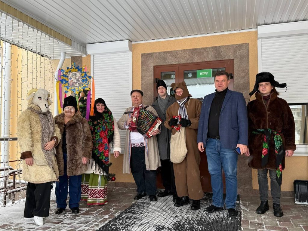 photo_2026-01-13_15-54-56-1024x768 Ветковские колядовщики поздравили организации района с новогодними праздниками