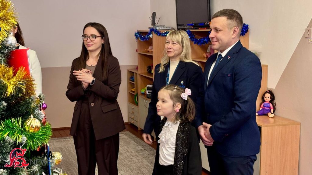 photo_2026-01-15_09-04-25-1024x576 Шары, песни и хороводы: газовики подарили праздник воспитанникам социально-педагогического центра