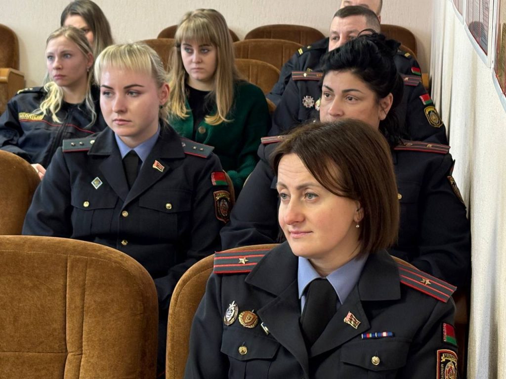 photo_2026-01-16_12-40-38-1024x768 Член Совета Республики Андрей Кривоносов обсудил стратегию развития страны с коллективом ОВД Ветковского района