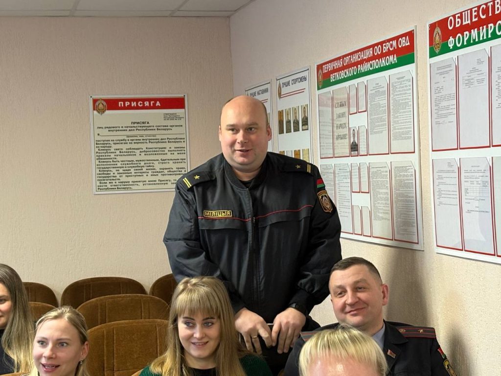 photo_2026-01-16_12-40-51-1024x768 Член Совета Республики Андрей Кривоносов обсудил стратегию развития страны с коллективом ОВД Ветковского района