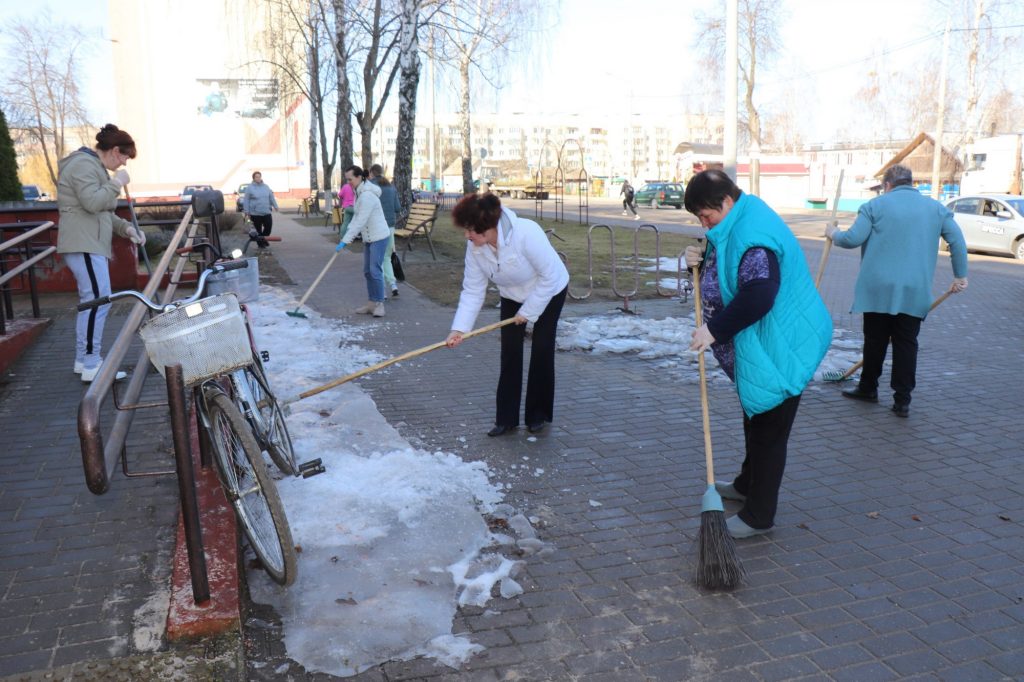 photo_2026-03-28_11-35-54-1024x682 Медицинские работники за чистоту и порядок