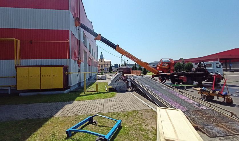 001-shklov-bumazhnaya-fabrika Проведение работ с использованием грузоподъемных кранов требует повышенного внимания!