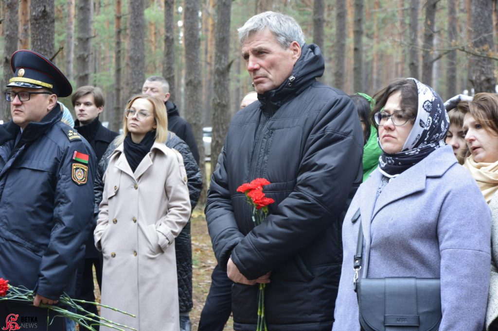 10-1024x682 В урочище Шубино Ветковского района состоялось захоронение останков мирных жителей, казненных в 1942 году немецко-фашистскими оккупантами