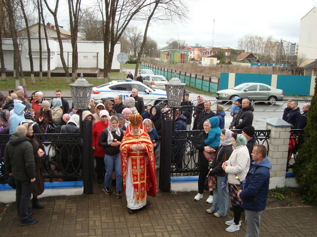 12.04.2026_pribytie-blagodatnogo-ognya-v-vetku_7-1024x768 В Ветке встретили Благодатный огонь