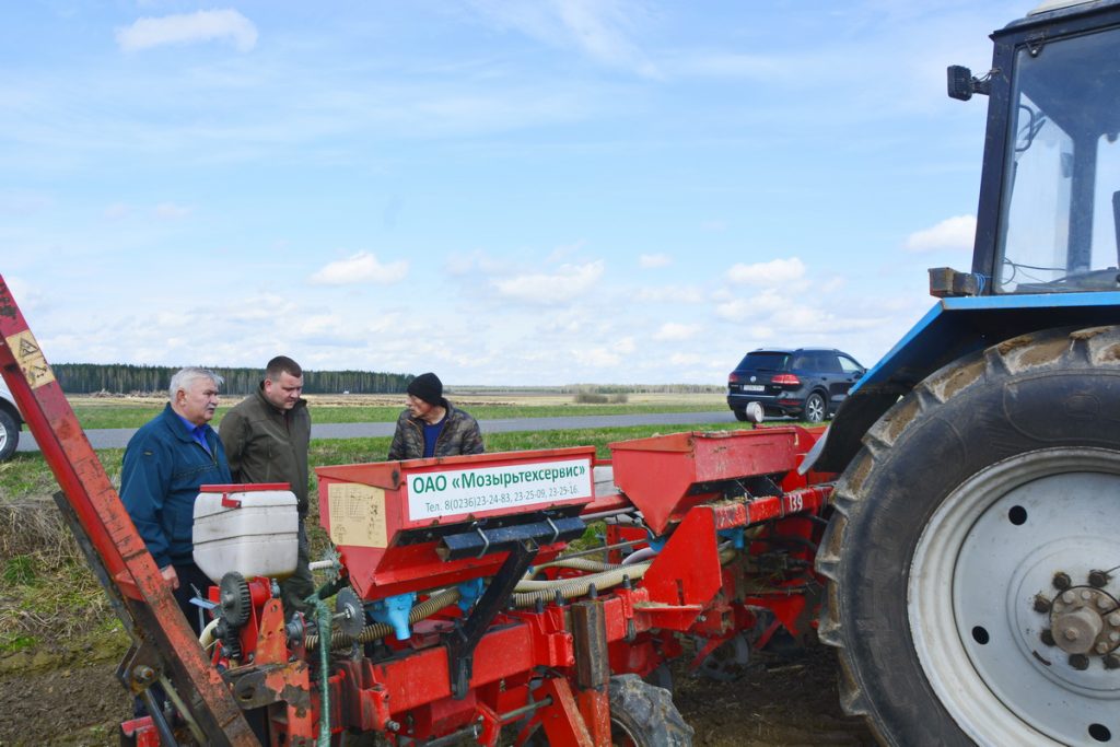 dsc7198-1024x683 Сев кукурузы начался в Ветковском районе