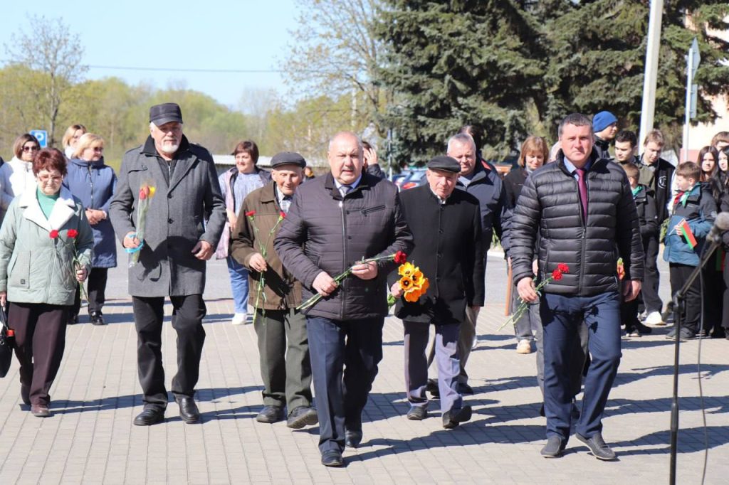 photo_2026-04-22_10-51-24-1024x682 Коммунисты чтут традиции прошлого