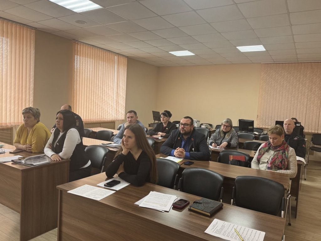 photo_2026-04-23_15-06-29-2-1024x768 Заседание комиссии по делам несовершеннолетних прошло в Ветковском райисполкоме