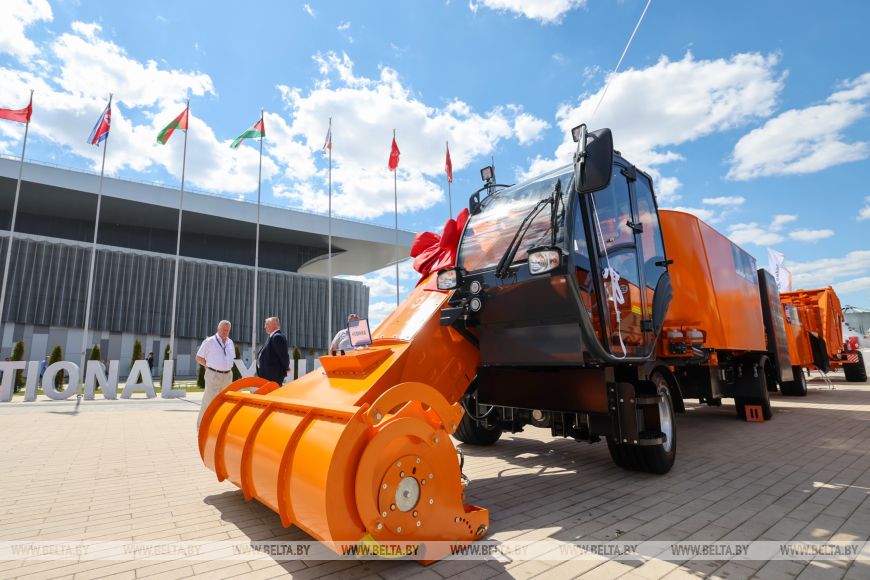 ansk2901_result "АМКОДОР" презентовал на "Белагро-2026" опытный образец импортозамещающего самоходного кормосмесителя