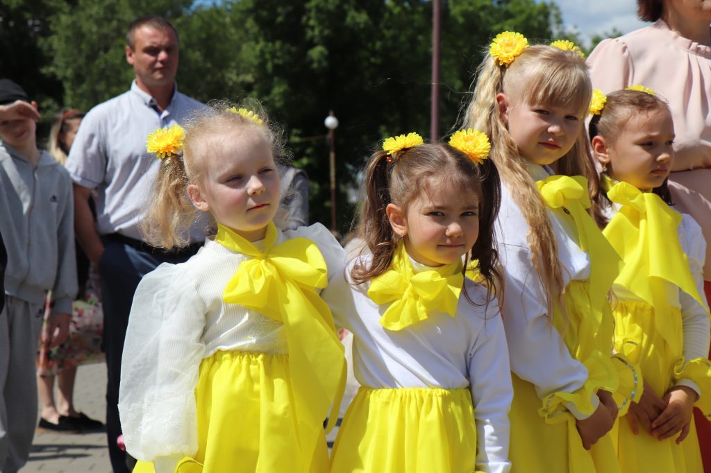 img_1073-1024x682 Ветка в красках: праздник детства и лета